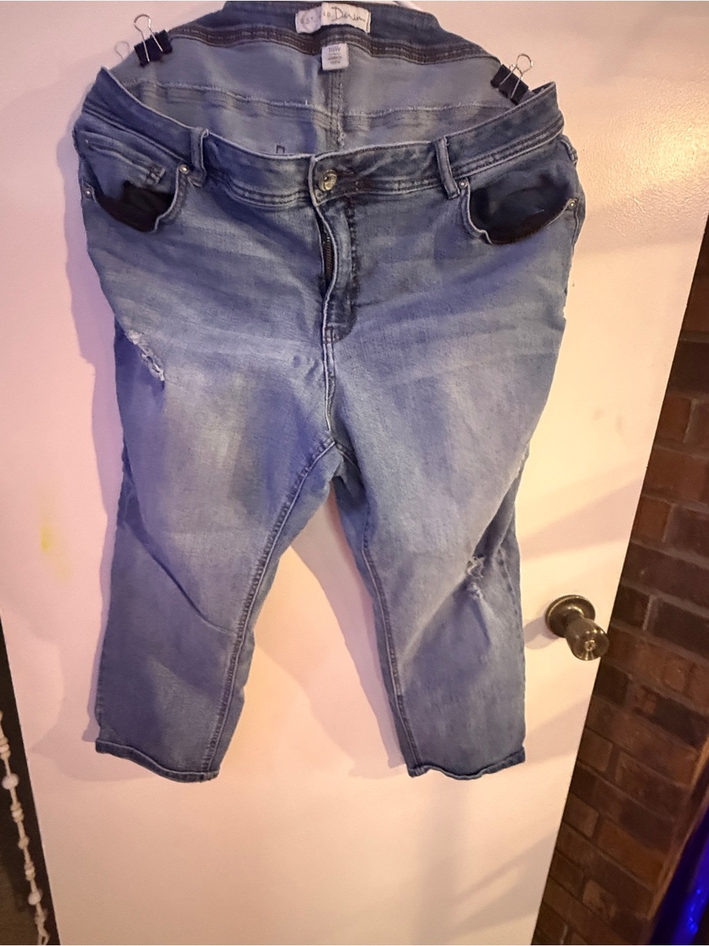 Light Blue Women’s Cropped Jeans - Denim Comfort